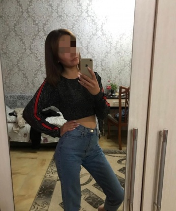 Живу в Москве🏙️, в самом сердце столицы, где всегда горячо и весело. 💃💋
Предлагаю тебе незабываемые моменты наслаждения и разврата. У меня есть тайные способы доставить тебе самое невероятное удовольствие. 💦💥
Мои услуги нацелены на удовлетворение любых желаний – от классического секса до ролевых игр и фетиша. Со мной ты сможешь испытать себя во всех сферах сексуального воображения. 🌟💫
Мои клиенты всегда остаются довольными и возвращаются снова, ведь я знаю, как заставить сердце биться чаще и тело трепетать от страсти. 💞🔥
Позволь себе немного безумия и позвони мне, чтобы окунуться в мир наслаждения. Я жду твоего звонка, готовая воплотить в жизнь все фантазии! 💋📞 Вера